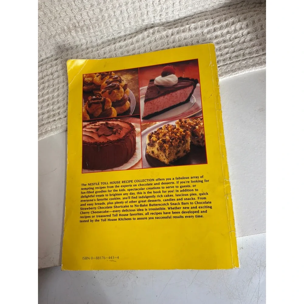 Vintage Unisex Nestle Toll House Recipe Collection Cookbook OS Yellow
